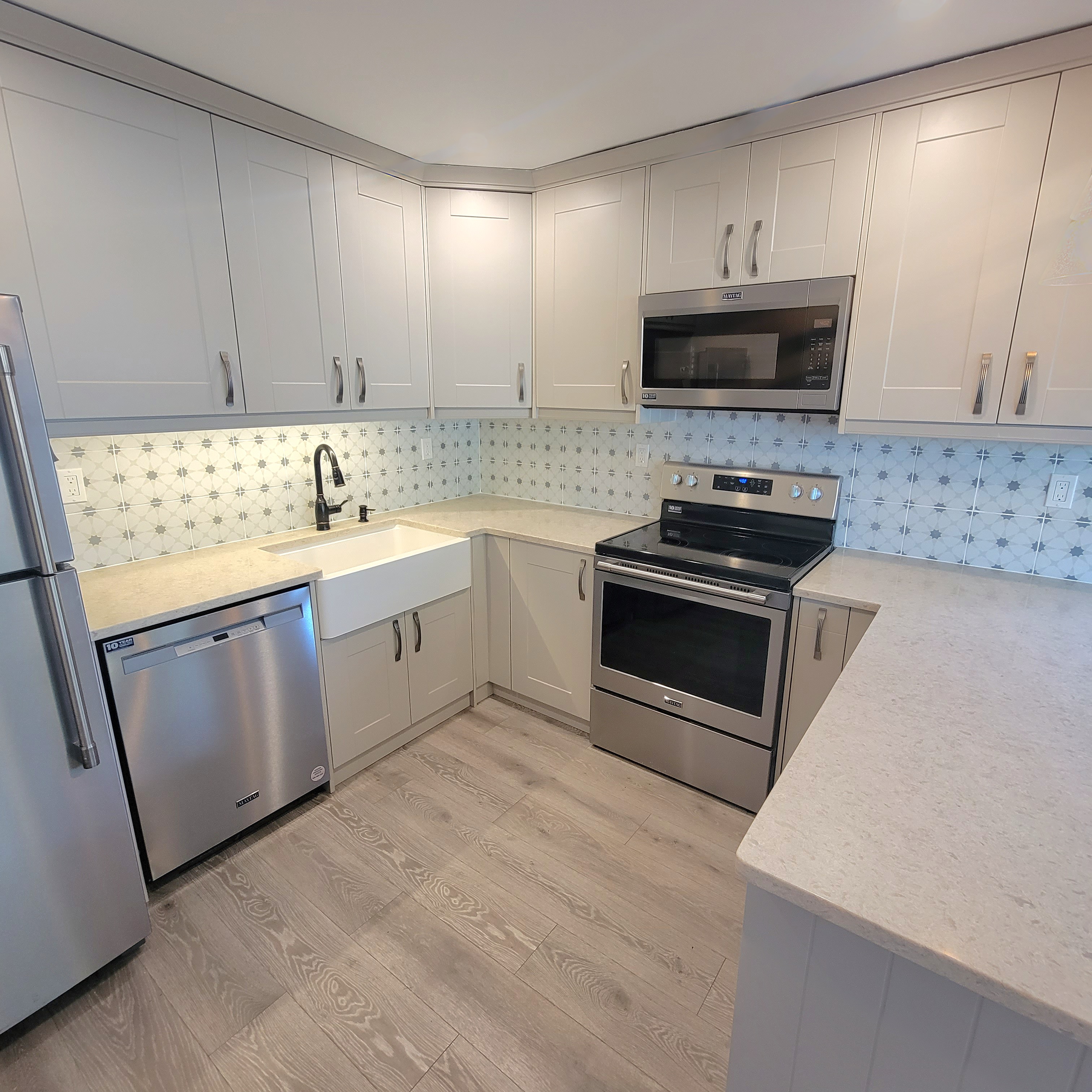 Fabuwood Cabinets with Farm Sink
